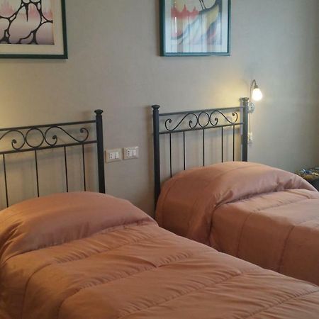 B&B Scalinata Leopardi Ascoli Piceno Bagian luar foto