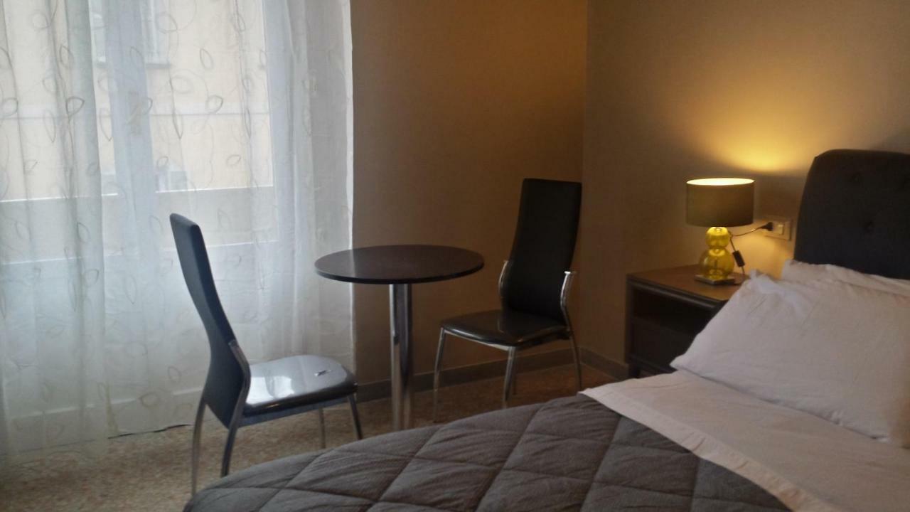 B&B Scalinata Leopardi Ascoli Piceno Bagian luar foto